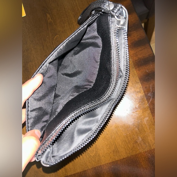 NWT Ed Hardy Black Skull and Roses Wristlet - Picture 5 of 5